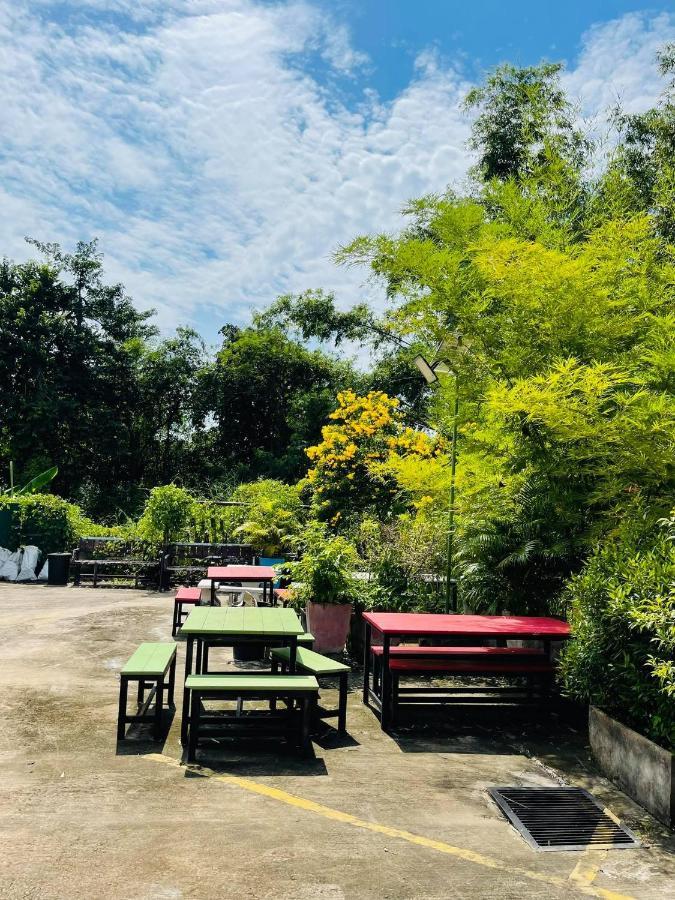 Baan Sri Family Hotel Kabin Buri Exterior photo